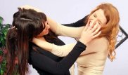 Астаналық қыз зардап шегушіні сот залында сабап тастаған