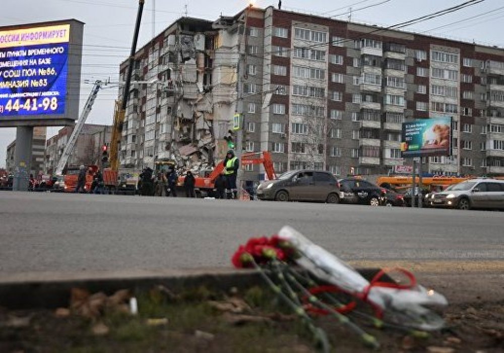 Ресейде тоғыз қабатты үйдің бір бөлігі опырылған сәттің видеосы пайда болды