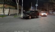 Шымкентте жол талғамайтын көліктің жүргізушісі жедел жәрдем каретасына соқтығысты