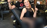 Желі қолданушылары бөксесі ашық киім киген Кәмшат Жолдыбаеваны сынап тастады