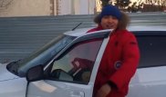 Вайнер Қазақстанда әртүрлі көлік иелерінің қалай амандасатынын көрсетті