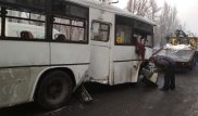 Алматыда автобус жол апатына түсті: 8 адам ауруханаға жеткізілді