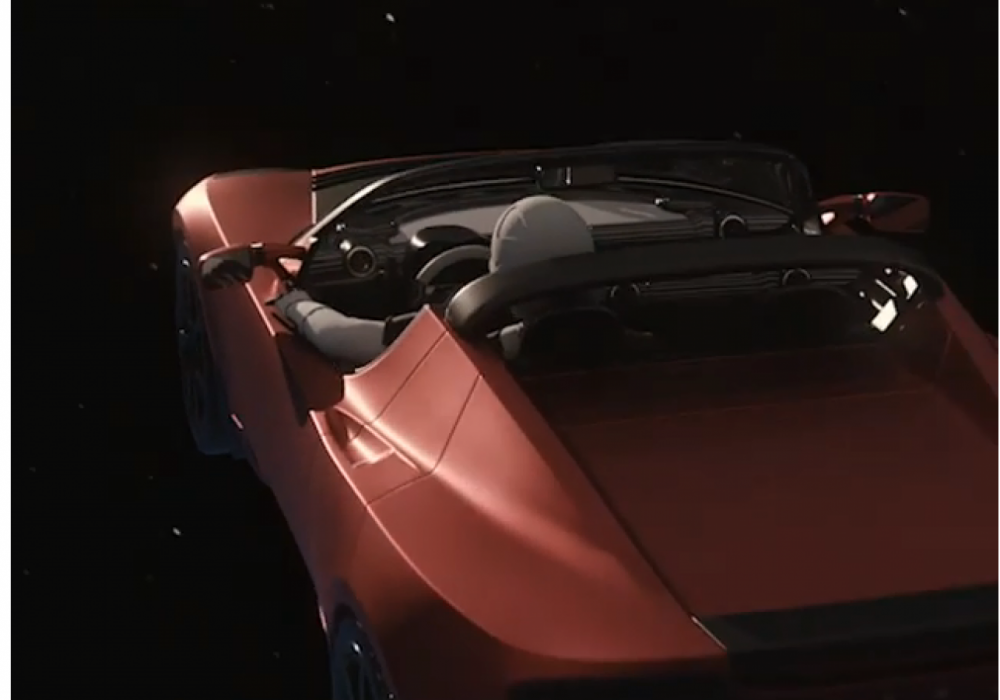Жаңа Falcon Heavy зымыран-тасығышы Масктың спорттық көлігін ғарышқа шығарды