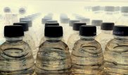Ауызсу құйылатын пластикалық шөлмектердің зияны айтылды