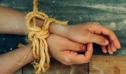 ОҚО-да қарақшы үйге кіріп балаларды байлап тастаған