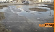 Атыраудағы дәріханада құбыр жарылып, көшені су басып қалды