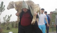 120 келі қошқарды көтерген Балғынбек Имаш жұртты таңғалдырды