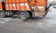 Алматыда жаяу жүргінші жолынан велосипед теуіп өтпек болған қызды КамАЗ басып кетті