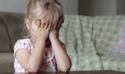 Алматы облысында үш жасар өгей қызының мұрнын тістеп жұлып алған ер адамға жаза кесілді