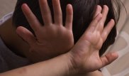 Алматы облысында үш жасар баланы азаптаған күтуші әйел видеоға түсіп қалды