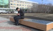 Петропавл көшелерінде ұялы телефон қуаттайтын және Wi-Fi тарататын орындықтар пайда болды