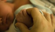 Өзбекстанда аборттан тірі туған шақалақтарды дәрігерлер пешке жағып отырған