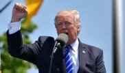 Трамп үкімет жұмысын тоқтатамын деп қорқытты