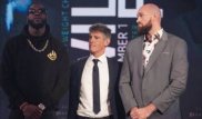 Аса ауыр салмақтағы чемпиондар сахнада төбелесе жаздады