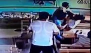 Атырауда полицейлердің кәсіпкерді соққыға жыққан сәті видеоға түсіп қалды