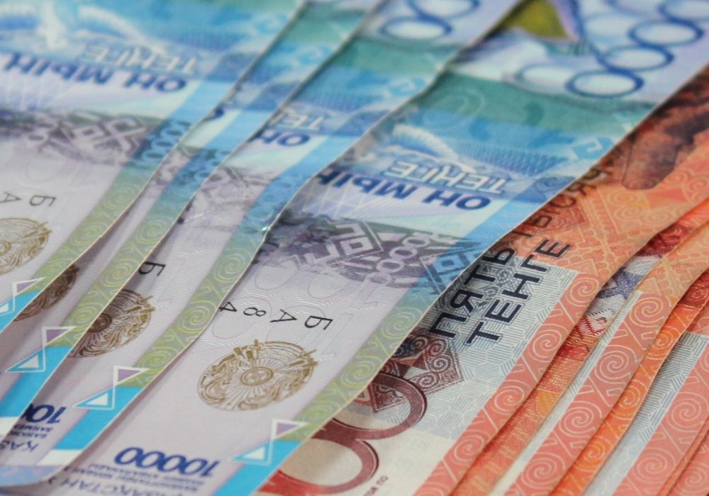 Astana Bank және Qazaq Bank салымшылары қаржыларын қашан қайтарып алады?