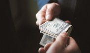 Алматыда үш полицейге алаяқтық әрекеті үшін айыппұл салынды