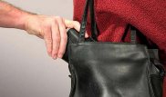 Астанада аялдамада ұрлық жасаған жігіт ұсталды