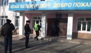 Шымкентте оқушыларды тонаған деген күдікпен студент қыздар ұсталды