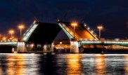 Көліктің көпірден секіріп өтпек болған сәті видеоға түсіп қалды