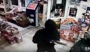 Полицейлер Жаңаөзенде дүкен тонағандарды ұстады