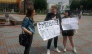 Зеленский өзіне қарсы митингіге шығып жатқандарды жазаламауды сұрады