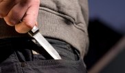 "Мойнына пышақ кірген". Алматыда жанармай бекетінің кассирі шабуылдан аман қалды