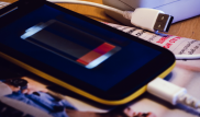 Ұйықтарда телефон қуаттау несімен зиян?