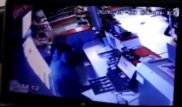 Атырауда жанармай құю бекетін тонағандар видеоға түсіп қалды