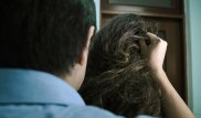 Ақтөбеде мүгедек қызды туысы екі жыл бойы зорлап келген