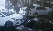 Алматыда мас жолаушы такси жүргізушісіне пышақпен шабуыл жасады