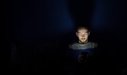 Дәрігер ұйқыға жатқанға дейін не істемеу қажеттігі жайлы кеңестер берді