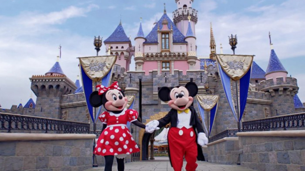 Walt Disney компаниясының табысы 2 есе қысқарды