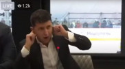 Зеленский қатты дауыстан қорқып, ыңғайсыз жағдайға тап болды