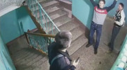 Петропавлда жігіттер мен полицейдің төбелесі видеоға түсіп қалды