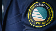 "Төрт жыл бойы 100-ден аса қызметкерінен пара алып келген". Павлодарда ҚТЖ бөлімше басшысы ұсталды
