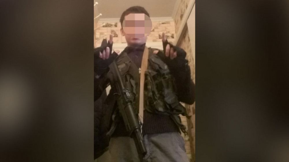 "Ертең қызық болады". Қаруланған жігіт астаналықтарды шошытты