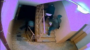 Нұр-Сұлтанда оқушы қызға тиіскен ер адам 10 тәулікке қамалды