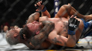 UFC 274 турнирінің басты жекпе-жегінде Оливейра жеңіске жетті