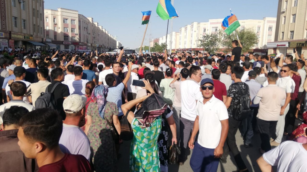 Қарақалпақстанда митингілер басталды: Өзбекстан ІІМ ресми түсінік берді