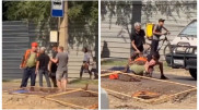 Алматыда жүргізуші көптің көзінше егде жұмысшыны қылғындырмақ болды