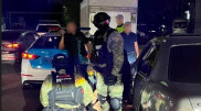 "Граната, тапанша, автомат, есірткі". ҰҚК қылмыстық топ мүшелерін ұстады