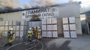 Шымкенттегі базарда ламинат қоймасы өртенді