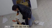 Талдықорғанда ер адам бұрынғы сүйіктісіне шабуылдап, тамағын кесіп жіберген