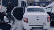 "Қарумен қорқытып, екі күн бойы ұстаған". ІІМ бопсалаумен айналысқан топтарды ұстады