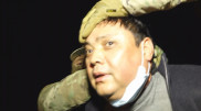 Қырғыз олигархы Райымбек Матраимов қолына кісен салынып, Бішкекке жеткізілді