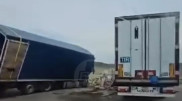 Қарағанды ​​облысындағы тасжолда жүк көліктері жантүршігерлік жол апатына ұшырады