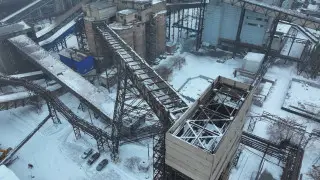 Qarmet 89 ескі, апатты және пайдаланылмайтын ғимараттарды сүреді