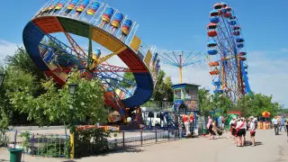 Кәсіпкер Шымкенттегі аттракциондар саябағын бұзуға міндеттелді