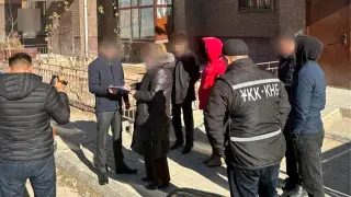 Шетелдіктерге Қазақстанда тұруға заңсыз рұқсат рәсімдеген күдіктілер әшкере болды